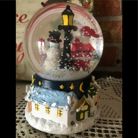 Night Before Christmas Musical Snow Globe - Picture 5 of 8